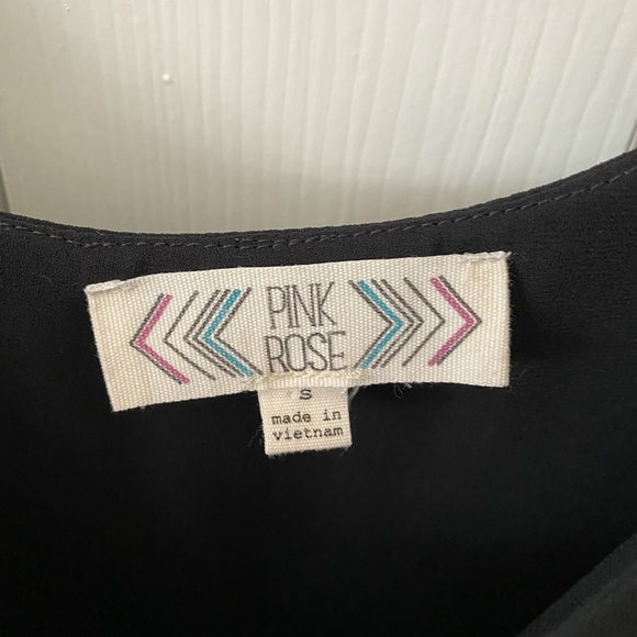 Pink Rose Small adjustable strap black tank top - Picture 4 of 6